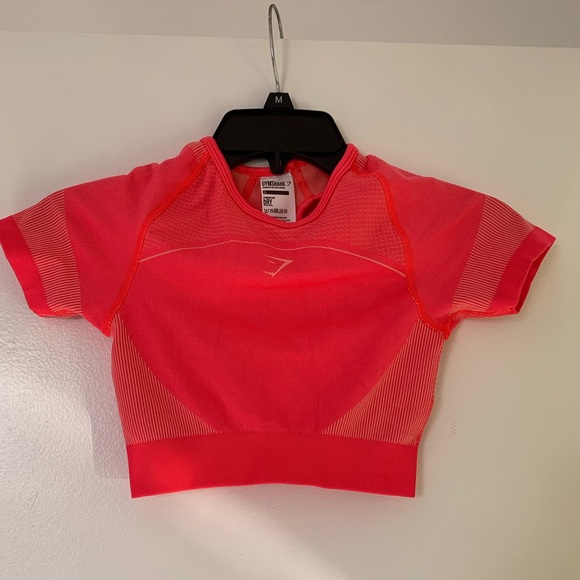 Gymshark Ultra Seamless Short Sleeve Crop Top Keyhole Bright Pink X-Small - Picture 2 of 4